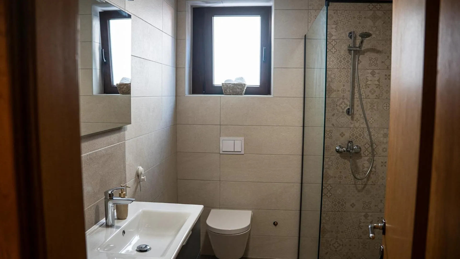 Sara Apartmani Premantura 0*,  Kroatien