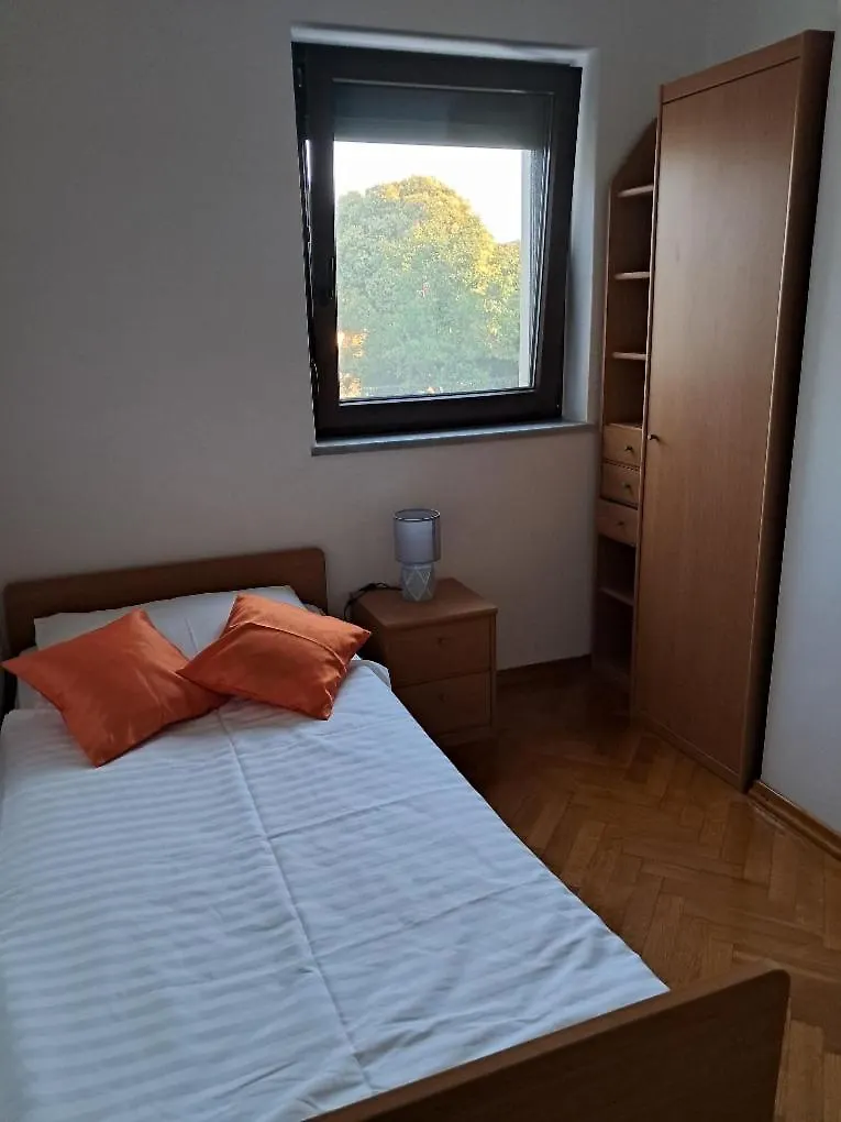 Sara Apartmani Premantura Apartament